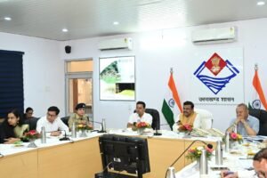 मुख्य सचिव की अध्यक्षता में जनपदीय विकास कार्यों की समीक्षा बैठक आयोजित