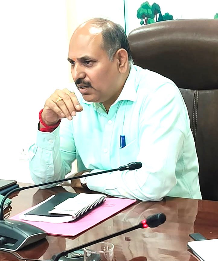 सीडीओ ने आकांक्षी जनपद कार्यक्रम (ADP) हरिद्वार एवं आकांक्षी ब्लॉक कार्यक्रम (ABP) बहादराबाद की समीक्षा बैठक की