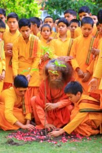 विश्व पर्यावरण दिवस के पूर्व संध्या पर पूज्य स्वामी चिदानन्द सरस्वती जी का संदेश-“स्वच्छता बाहर, स्वच्छता भीतर”