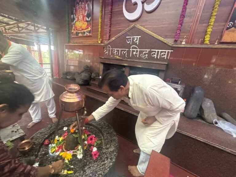 पूर्व कैबिनेट मंत्री डॉ. प्रेमचंद ने कालू सिद्ध मंदिर में आयोजित धार्मिक कार्यक्रम में भाग लिया