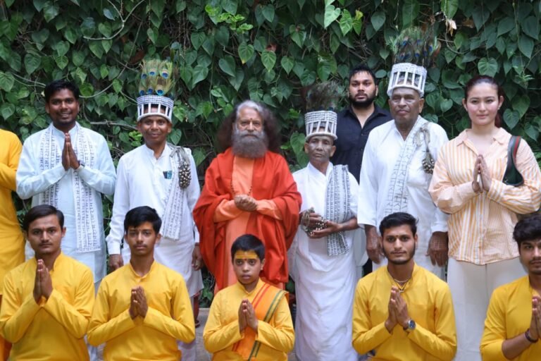 रामनामी समाज का परमार्थ निकेतन में दर्शनार्थ आगमन