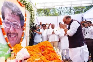 रक्षामंत्री राजनाथ सिंह एवं मुख्यमंत्री धामी ने स्व. जसपाल राणा के त्रयोदशी संस्कार में शामिल होकर श्रद्धांजलि अर्पित की