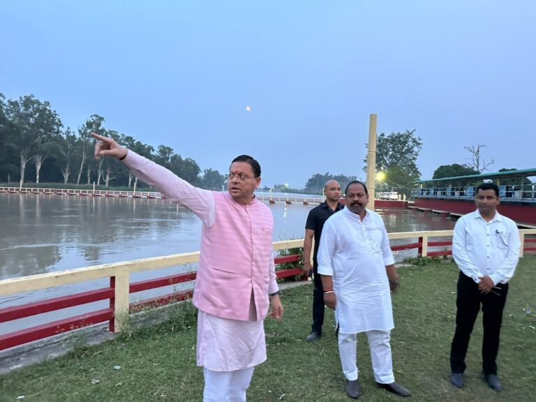 मुख्यमंत्री पुष्कर सिंह धामी ने खटीमा के लोहियाहेड वाटर बाईपास का किया स्थलीय निरीक्षण