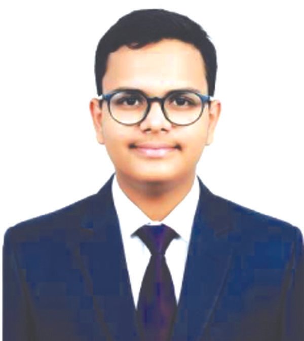 विकास भवन में कार्यरत परियोजना अर्थशास्त्री के बेटे ने JEE Advance-2026 उतीर्ण कर किया आईआईटी में प्रवेश