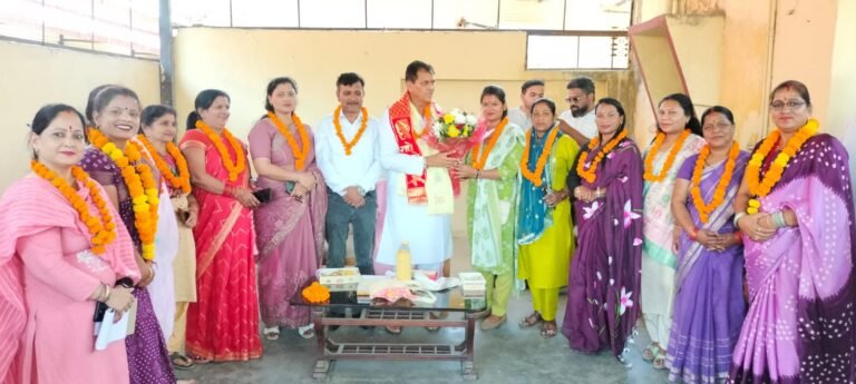 विधायक डॉ. अग्रवाल ने वीरभद्र मंडल की महिला मोर्चा से जुड़ी पदाधिकारियों को किया सम्मानित