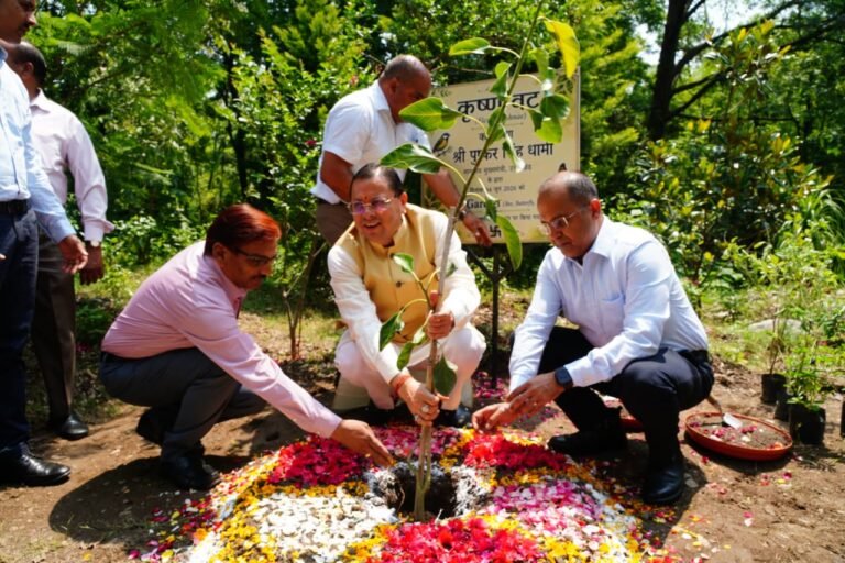 मुख्यमंत्री आवास परिसर में 3-बी गार्डन (बी-फ्रेंडली, बटरफ्लाई-फ्रेंडली एवं बर्ड-फ्रेंडली गार्डन) के निर्माण कार्य का शुभारम्भ