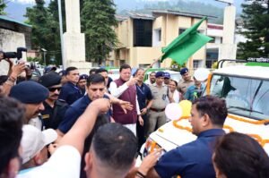 भीमताल नगर पालिका को मिले पांच नए कूड़ा वाहन