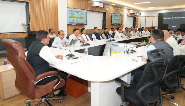 मुख्य सचिव ने टीबी मुक्त भारत अभियान की समीक्षा के दौरान कुछ जनपदों में धीमी प्रगति पर कड़ी नाराजगी व्यक्त की