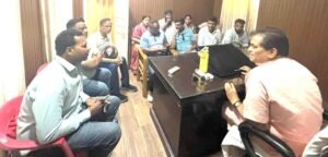 विधायक डॉ. प्रेमचंद ने कार्यकर्ताओं के साथ बैठक कर 21 जून को होने वाले अंतरराष्ट्रीय योग दिवस के कार्यक्रमों पर चर्चा की