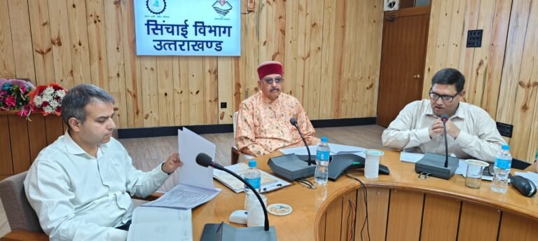 मानसून सीजन को लेकर सजग रहें विभागीय अधिकारी: सतपाल महाराज