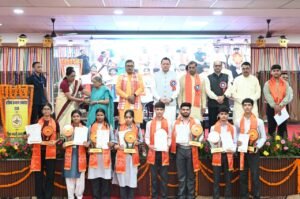 प्रतिभा सम्मान समारोह में मेधावी विद्यार्थियों का सम्मान, मुख्यमंत्री ने बढ़ाया उत्साह