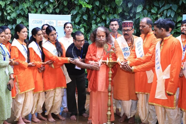 परमार्थ निकेतन में गंगा जागरूकता एवं गंगा आरती प्रशिक्षण कार्यशाला की 14वीं श्रृंखला का शुभारंभ