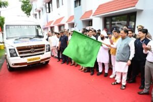 टनकपुर से कैलाश मानसरोवर यात्रा के प्रथम दल को मुख्यमंत्री पुष्कर सिंह धामी ने हरी झंडी दिखाकर किया रवाना
