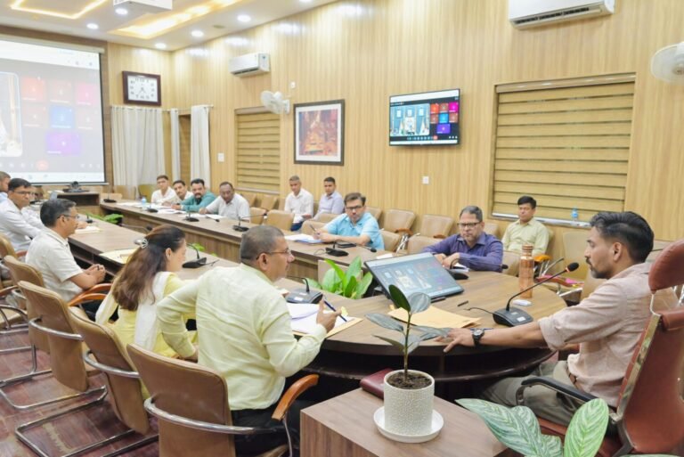 ठोस अपशिष्ट प्रबंधन में लापरवाही बर्दाश्त नहीं, अनाधिकृत डंपिंग व मानकविहीन प्लांटों पर होगी कड़ी कार्रवाई: जिलाधिकारी डॉ. चौहान