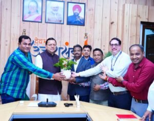 मुख्यमंत्री पुष्कर सिंह धामी से छत्तीसगढ़ से आए पत्रकारों के प्रतिनिधिमंडल ने की शिष्टाचार भेंट