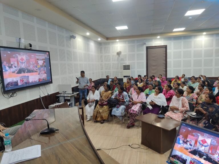 रक्षाबंधन से पूर्व ‘सशक्त बहना उत्सव योजना’ के अंतर्गत मुख्यमंत्री जी ने समूह की महिलाओं से किया वर्चुअल संवाद