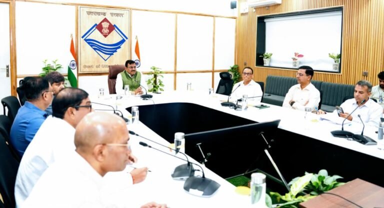 सीएस ने वाह्य सहायतित परियोजनाओं की प्रगति समीक्षा की