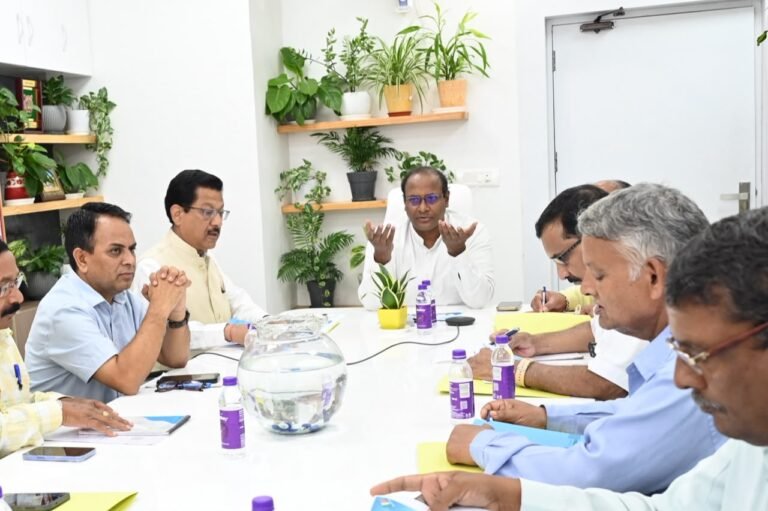 मुख्य निर्वाचन अधिकारी ने लिया राजनैतिक दलों से SIR पर फीडबैक