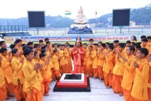 भारत के मस्तक पर साहित्य, संस्कृति और स्वाभिमान का स्वर्णिम मुकुट सजाने वाले गुरुदेव रबीन्द्रनाथ टैगोर जी की पुण्यतिथि पर परमार्थ निकेतन में भावपूर्ण श्रद्धांजलि