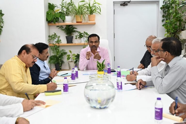 SIR पर राजनैतिक दलों के साथ की बैठक