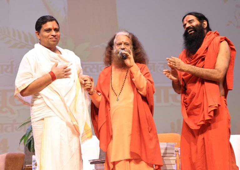 आचार्य श्री बालकृष्ण जी के 54 वें जन्मदिवस ‘जड़ी-बूटी दिवस’ पर परमार्थ पीठाधीश्वर, पूज्य स्वामी चिदानन्द सरस्वती जी का पावन सान्निध्य