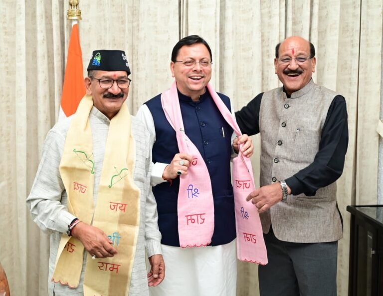 मुख्यमंत्री धामी से स्वास्थ्य मंत्री सुबोध उनियाल एवं विधायक किशोर उपाध्याय ने की भेंट