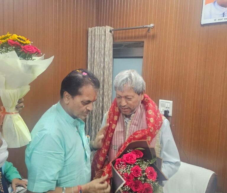 विधायक डॉ. प्रेमचंद मिले पूर्व मुख्यमंत्री तीरथ सिंह रावत से