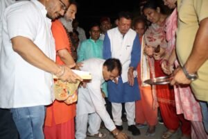 विधायक डॉ. प्रेमचंद ने हरिपुर कला में 2 करोड़ 83 लाख रुपये की लागत से निर्माणाधीन सड़क के दूसरे छोर पर विधिवत भूमि पूजन किया