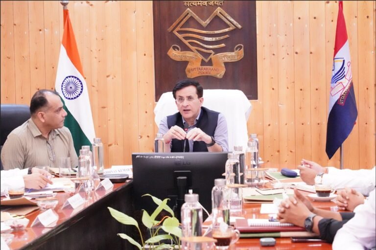 पुलिस महानिदेशक द्वारा अभिसूचना एवं सुरक्षा विभाग के कार्यों की समीक्षा बैठक आयोजित