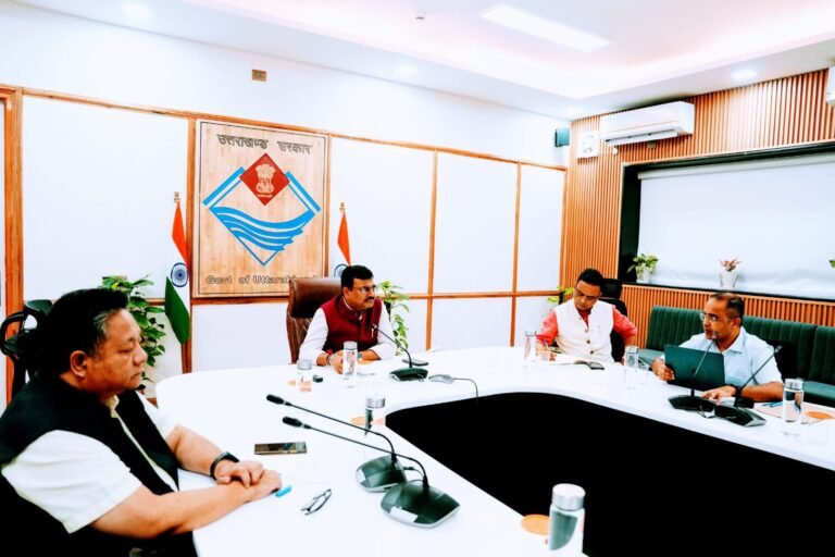 मुख्य सचिव ने जनपदों में लंबित प्रकरणों के त्वरित निस्तारण के दिए निर्देश