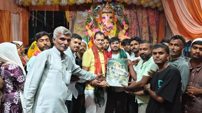 विधायक डॉ. प्रेमचंद ने गणेश उत्सव में सम्मिलित होकर भगवान श्री गणेश की विधिवत पूजा-अर्चना की
