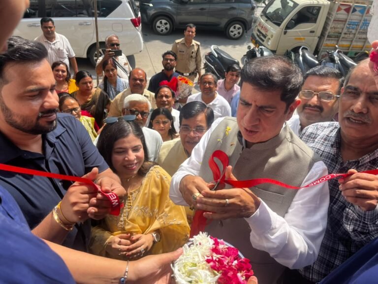 स्व. नूतन भारद्वाज की स्मृति में निःशुल्क स्वास्थ्य शिविर आयोजित