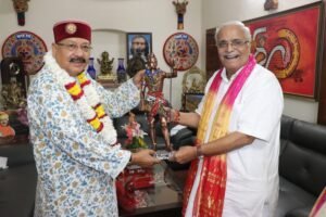 संघ के वरिष्ठ अखिल भारतीय प्रचारक भैय्याजी जोशी ने सतपाल महाराज को दी जन्मदिन शुभकामनाएं