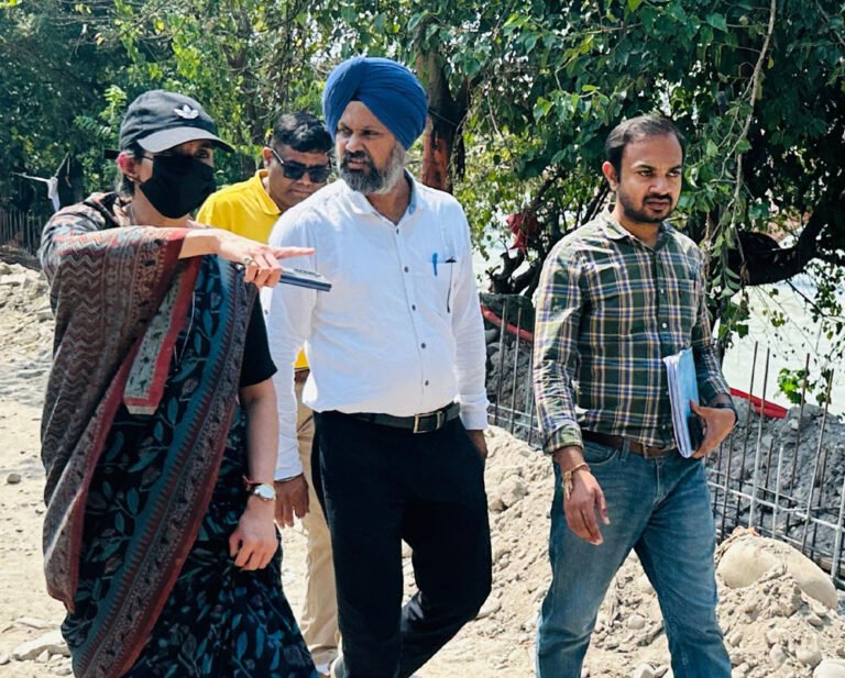 मेलाधिकारी सोनिका ने किया रोड़ी-बेलवाला व शोल क्षेत्र में कुंभ तैयारियों का स्थलीय निरीक्षण