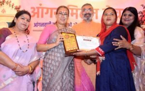 आंगनबाड़ी केंद्र है बच्चों के भविष्य की बुनियाद रखने का प्रथम आयामः रेखा आर्या
