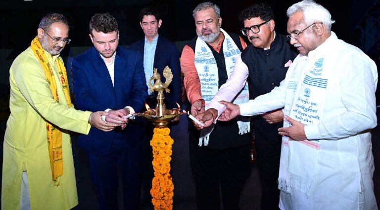 एआई के दौर में डेमोक्रेसी पर महामंथन, देसंविवि में जुटे देश-विदेश के विशेषज्ञ