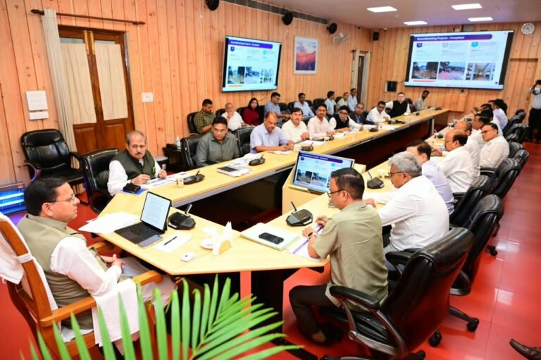 मुख्यमंत्री धामी का विकास प्राधिकरणों को सख्त निर्देश—लंबित मास्टर प्लान और परियोजनाओं में तेजी लाएं, हर कार्य की तय हो समय-सीमा