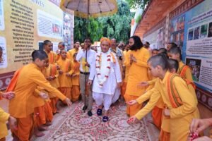 गौवत्स श्री राधाकृष्ण जी पधारे परमार्थ निकेतन