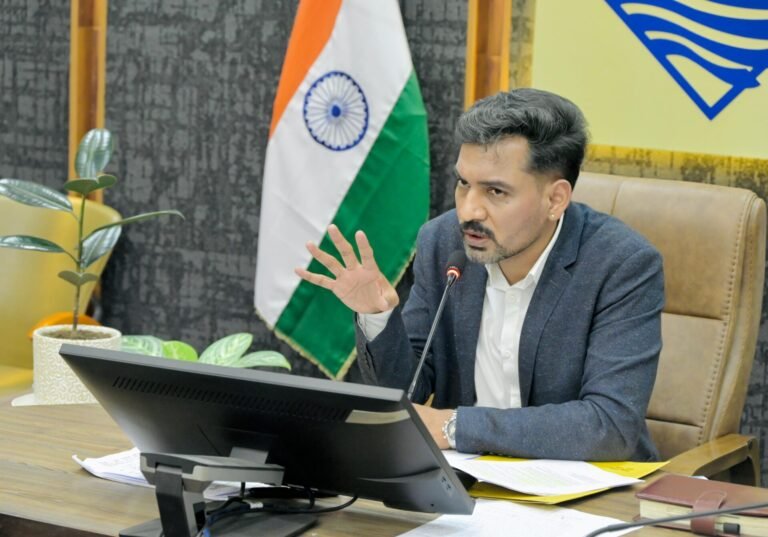 देहरादून की सड़कों पर चलेगा ‘गड्ढामुक्ति’ का महाअभियान