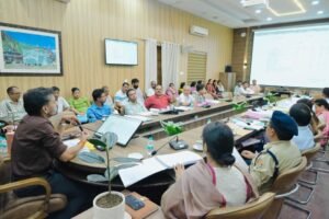 राजस्व न्यायालयों के लंबित वादों पर डीएम सख्त, स्मार्ट मॉनिटरिंग से तय होगी जवाबदेही