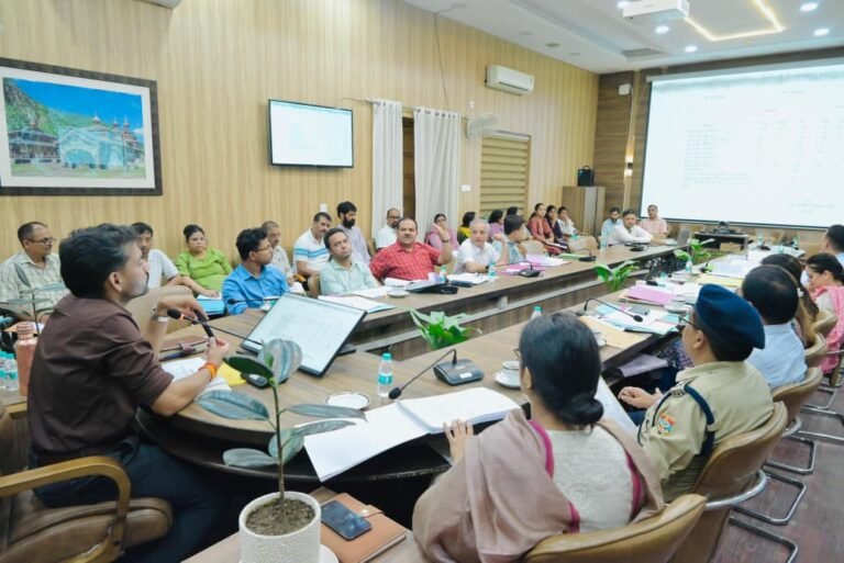 राजस्व न्यायालयों के लंबित वादों पर डीएम सख्त, स्मार्ट मॉनिटरिंग से तय होगी जवाबदेही