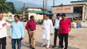 विधायक एवं पूर्व कैबिनेट मंत्री डॉ. प्रेमचंद ने किया सब्जी मंडी का निरीक्षण
