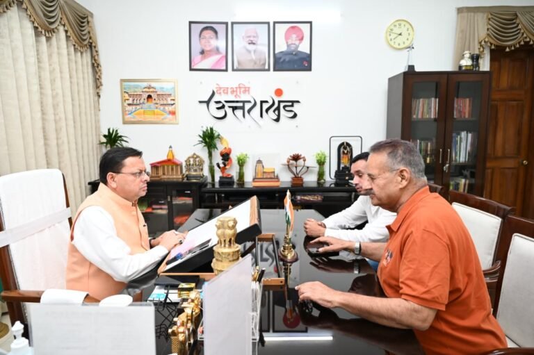 मुख्यमंत्री धामी से मिले कैबिनेट मंत्री गणेश जोशी