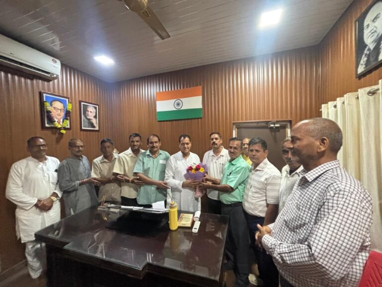 देवभूमि सीनियर सिटीजन समिति के सदस्यों ने की विधायक डॉ. प्रेमचंद से शिष्टाचार भेंट