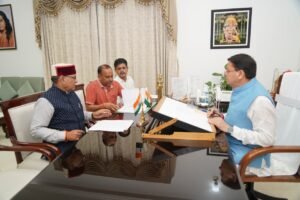 सीएम धामी से मिले कैबिनेट मंत्री खजान दास