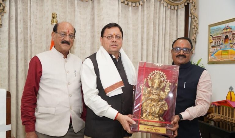 मुख्यमंत्री धामी से मध्य प्रदेश के कैबिनेट मंत्री राकेश शुक्ला ने की शिष्टाचार भेंट