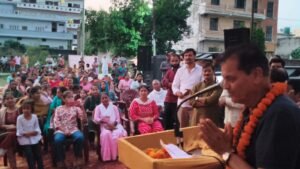 जनता मिलन कार्यक्रम में डॉ. प्रेमचंद ने क्षेत्रीय लोगों से संवाद कर उनकी समस्याओं सुना
