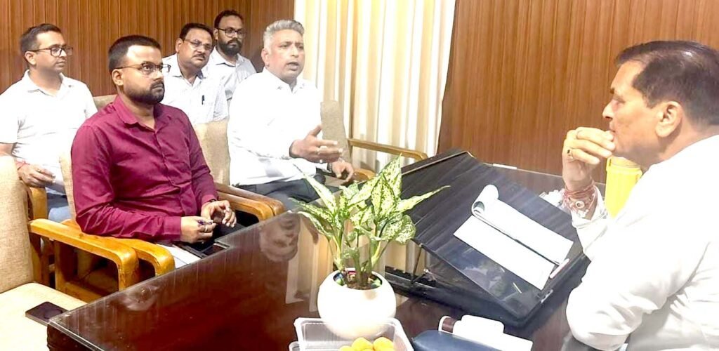 विधायक डॉ. प्रेमचंद ने राष्ट्रीय राजमार्ग एवं लो.नि.वि. के अधिकारियों के साथ बैठक की