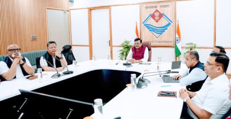 मुख्य सचिव ने की जिलाधिकारियों के साथ वीडियो कॉन्फ्रेंसिंग से बैठक 