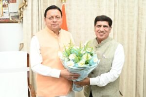 सीएम धामी से कैबिनेट मंत्री प्रदीप बत्रा की शिष्टाचार भेंट